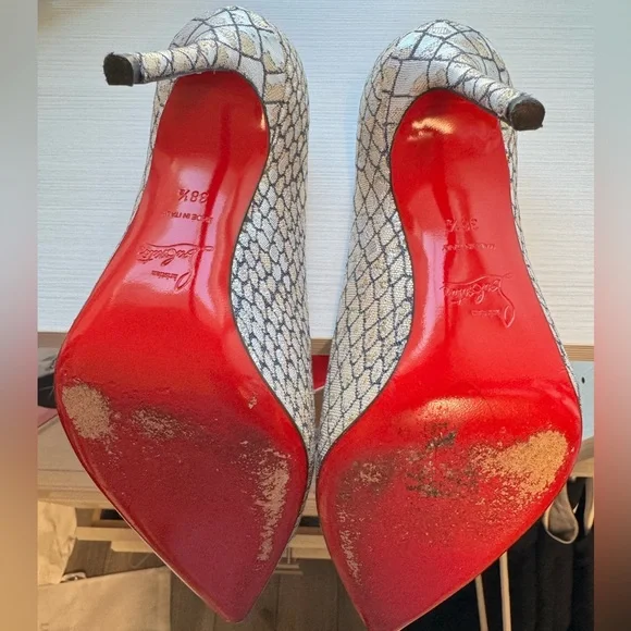 Lightly worn, Christian Louboutin Decollette 100mm heels